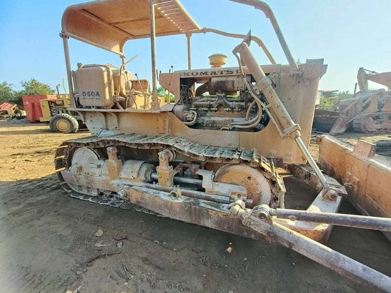 ขายรถแทรกเตอร์ komatsu D60a-3 ใช้งานดี ใบซื้อvาย ราคา4.3แสน ขายรถแทรกเตอร์ komatsu D60a-3 ใช้งานดี ใบซื้อvาย ราคา4.3แสน