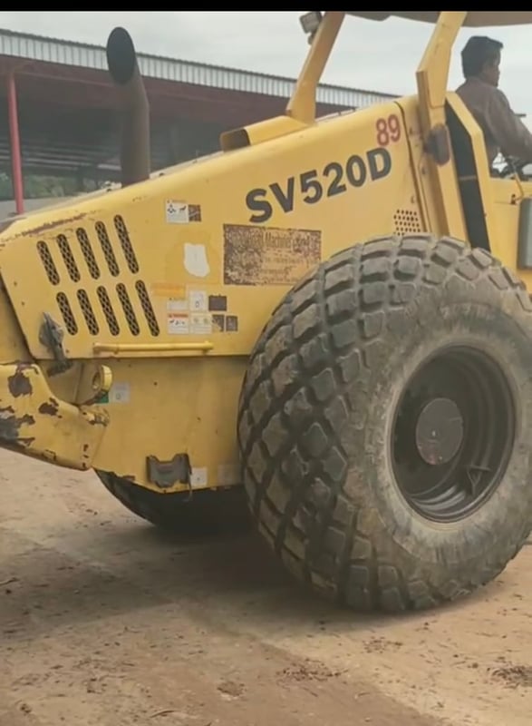 รถบด sakai sv520D ใช้งานดี มีทะเบียน ราคา1,350,000