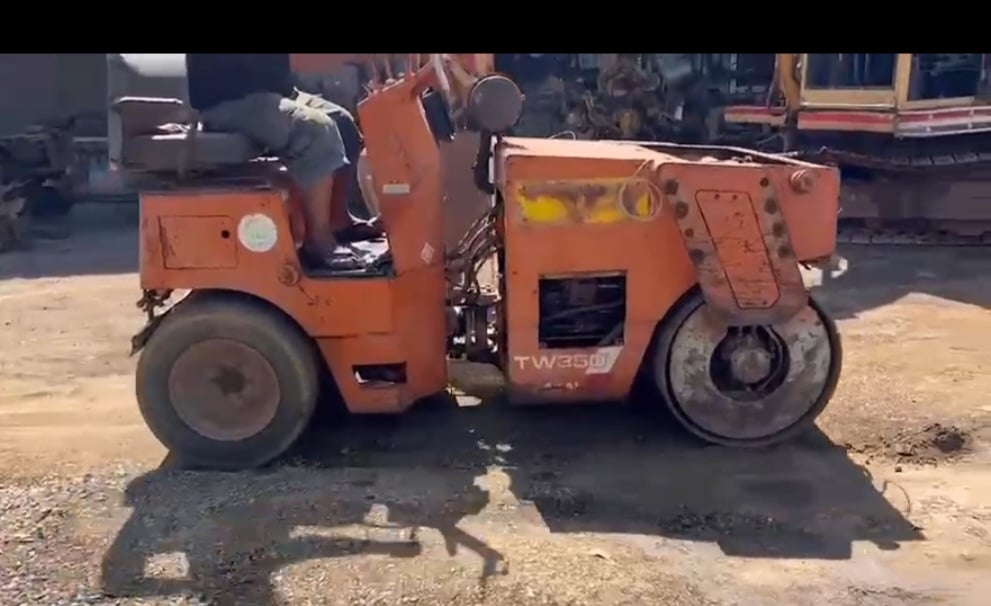 ขายรถบดsakai tw350 ใช้งานปกติ ใบซื้อขาย ราคา285,000 ขายรถบดsakai tw350 ใช้งานปกติ ใบซื้อขาย ราคา285,000