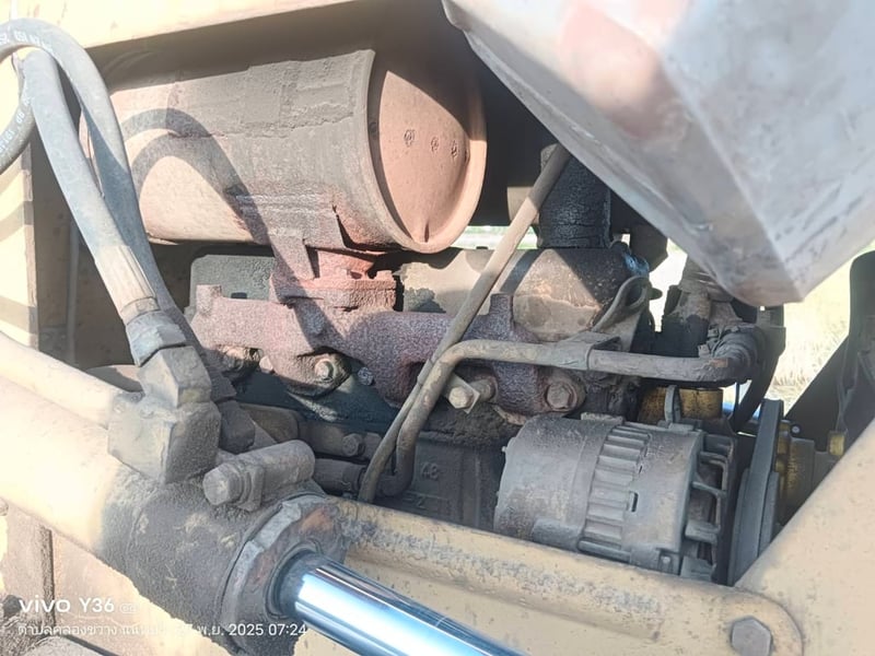 ขายรถแทรดเตอร์komatsu D20p-5ตีนเป็ด ใบมีดสไล้ ใช้งานดี ราคาถูดดีราคา135,000