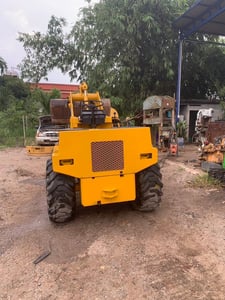 ขายรถตักล้อยาง 1คิว mitsubishi ใช้งานดี ใบซื้อขาย ราคา180,000