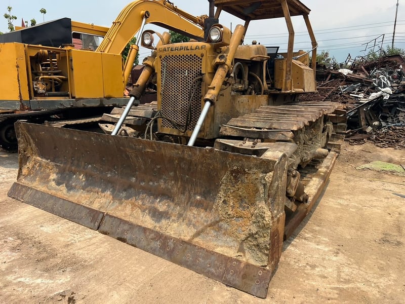 รถแทรกเตอร์CAT D5B 10z ใช้งานดี ใบซื้อvาย ราคา6.4แสน
