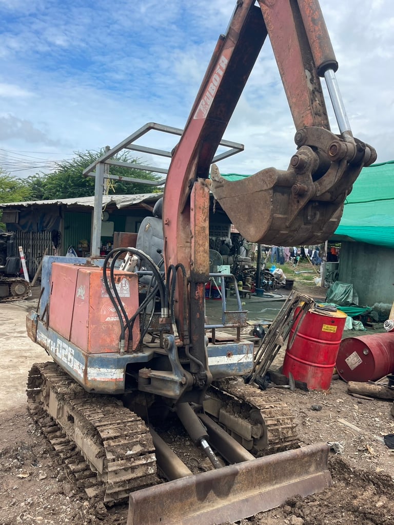 ขายรถแม็คโครรวมสาลี่ kubota kh26 ใช้งานได้ ราคา69,000 ขายรถแม็คโครรวมสาลี่ kubota kh26 ใช้งานได้ ราคา69,000