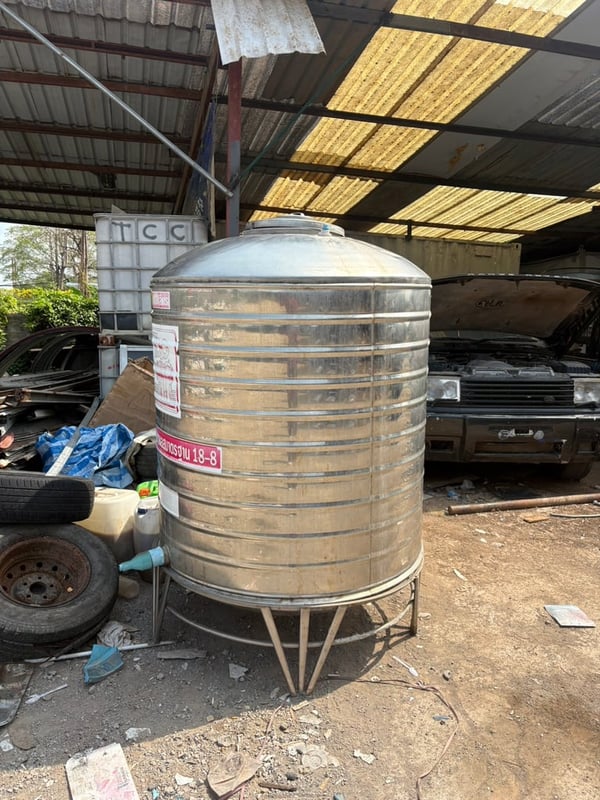 ขายถังน้ำสเตนเลส1,600ล.สภาพดี ราคา8,500.