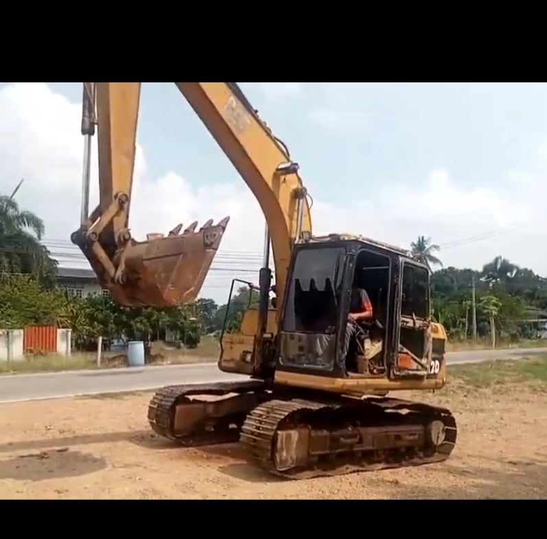 ขายแม็คโครcat 312มีทะเบียน ใช้งานดี ราคา3.5แสน