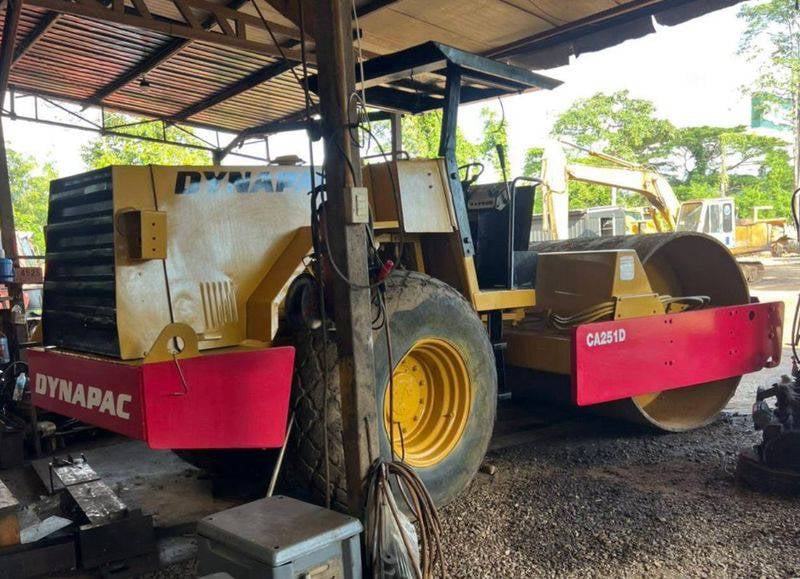 ขายรถบด10ตัน 2เพลา Dynapac ca251D มีเล่มทะเบียน ใช้งานดี ราคา599,000