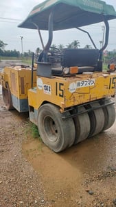 ขายรถบด4ตันหน้าเหล็กหลังยาง sumitomo สั่นสะเทื่อน เก่าjapan ใช้งานดีมาก ใบซื้อขายราคาถูกดี285,000