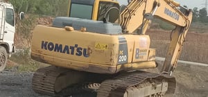 ขายรถแม็คโครkomatsu pc200-8ใช้งานได้ดี มีทะเบียน ราคา6.3แสน