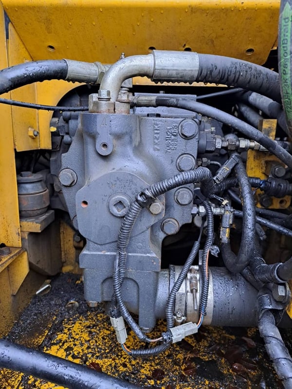 ขายรถแม็คโครkomatsu pc130-7 ใช้งานดี มีทะเบียน ราคา6.8แสน