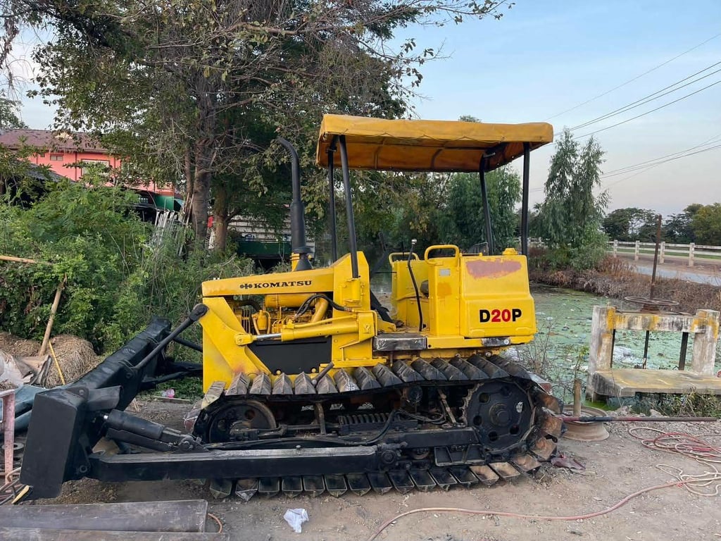 รถแทรกเตอร์komatsu D20p-5ตีนเป็ด ใช้งานดี ใบซื้อvาย ราคา1.5แสน รถแทรกเตอร์komatsu D20p-5ตีนเป็ด ใช้งานดี ใบซื้อvาย ราคา1.5แสน