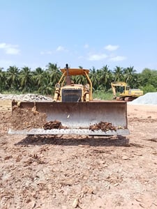 ขายรถแทรกเตอร์CAT D5B 10Z  ตีนเป็ด ใช้งานได้ ใบซื้อvาย ราคาถูก6.9แสน