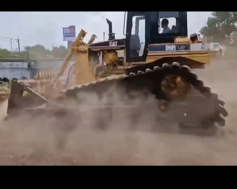 รถแทรกเตอร์cat D6R ตีนเป็ด มีทะเบียน ใช้งานดี ราคาถูดดีๆ1,350,000 รถแทรกเตอร์cat D6R ตีนเป็ด มีทะเบียน ใช้งานดี ราคาถูดดีๆ1,350,000