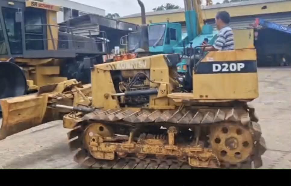 รถแทรกเตอร์komatsu D20p-6ตีนเป็ด ใช้งานดี ใบซื้อขาย ราคา2.5แสน รถแทรกเตอร์komatsu D20p-6ตีนเป็ด ใช้งานดี ใบซื้อขาย ราคา2.5แสน