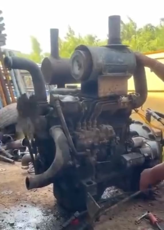 ขายเครื่องmitsubishi s4e สภาพดี ใช้งานดี ราคา25,000