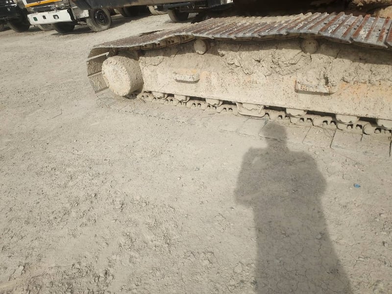 ขายรถแม็คโครkomatsu pc200-5 รวมหัวเจาะ ใช้งานดี  ใบซื้อvาย ราคา3.7แสน