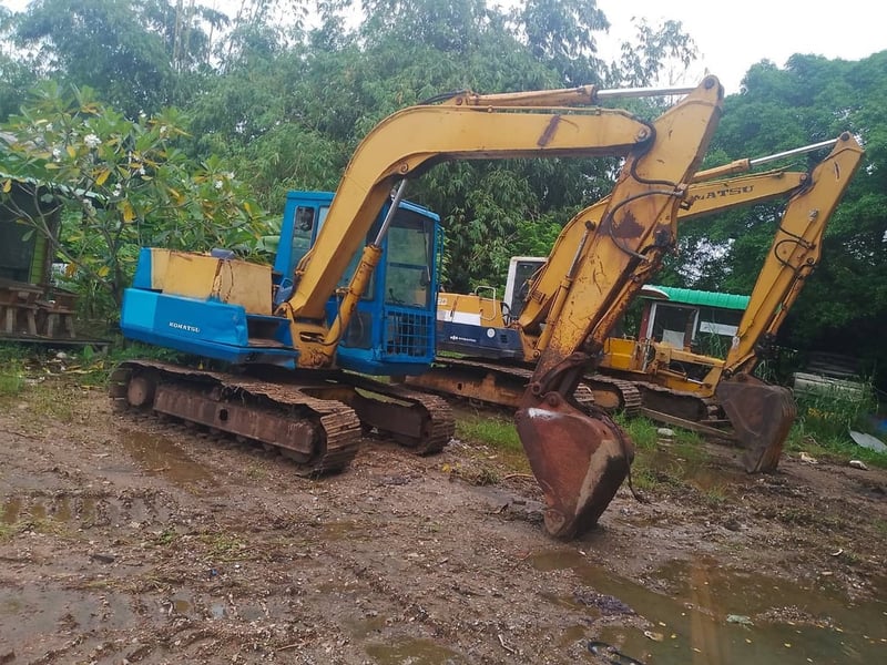 ขายรถแม็คโครkomatsu pc60-3ใช้งานได้ดี ราคาถูก2.3แสน