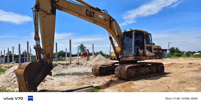 รถแม็คโครcat 320B ใช้งานได้ดี ใบซื้อขาย ราคา289,000 รถแม็คโครcat 320B ใช้งานได้ดี ใบซื้อขาย ราคา289,000