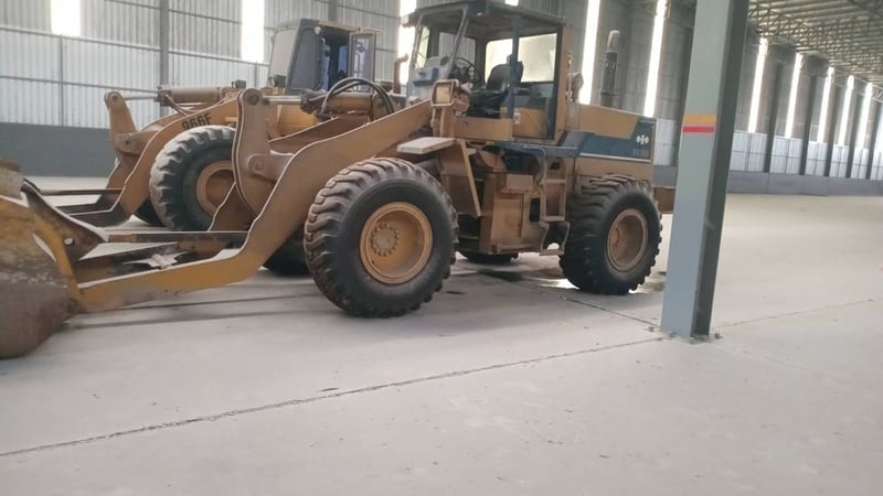 ขายรถตักล้อยางแขนยาว 2คันรวม komatsu wa300 wa150 มีทะเบียน รวม2คัน8.7แสน