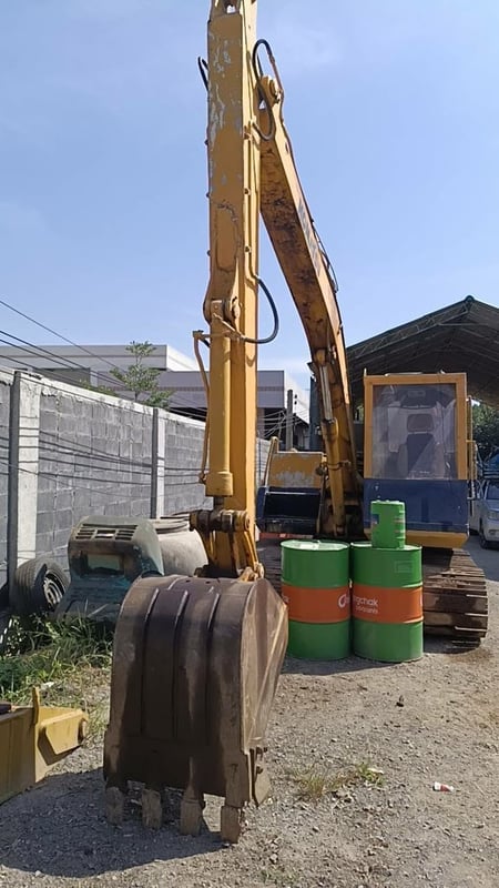 ขายรถแม็คโครkomatsu pc60-5 บูมยาว ใช้งานดี ใบซื้อขายราคา2.6แสน