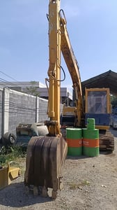 ขายรถแม็คโครkomatsu pc60-5 บูมยาว ใช้งานดี ใบซื้อขายราคา2.6แสน