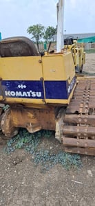 ขายรวม2คันรถแทรกเตอร์komatsu D20p-6 รถบด4ตันbomag ใช้งานดี ใบซื้อขายราคา3.6แสน 