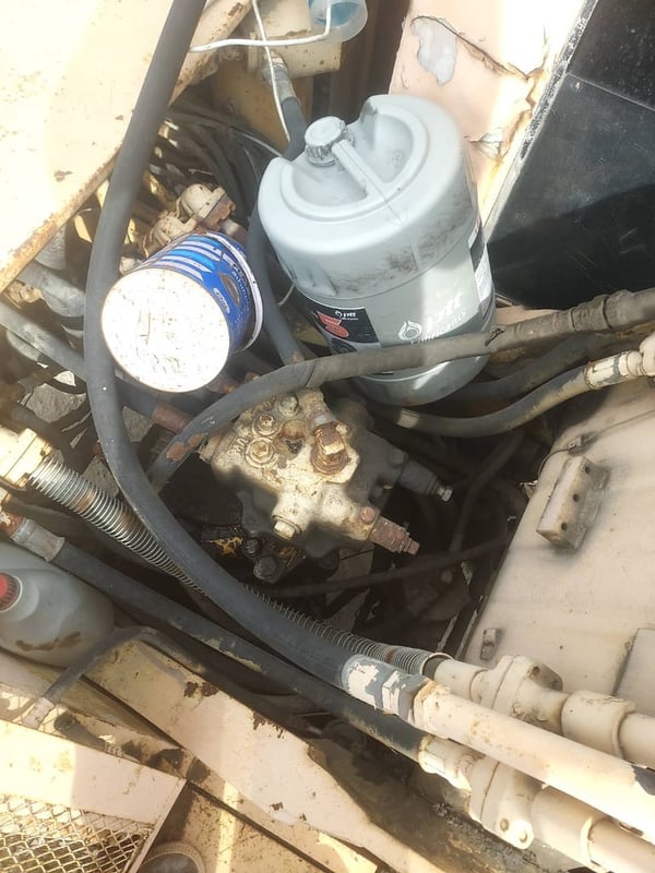 ขายรถแม็คโครkomatsu pc200-5 รวมหัวเจาะ ใช้งานดี  ใบซื้อvาย ราคา3.7แสน