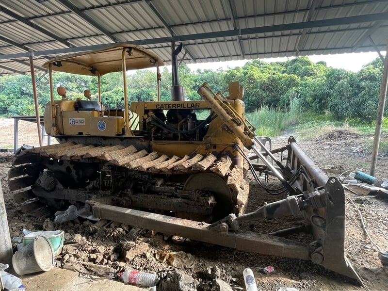 ขายรถแทรกเตอร์cat D4D ตีนเป็ด ใบซื้อขาย ใช้งานดี ราคา2.5แสน