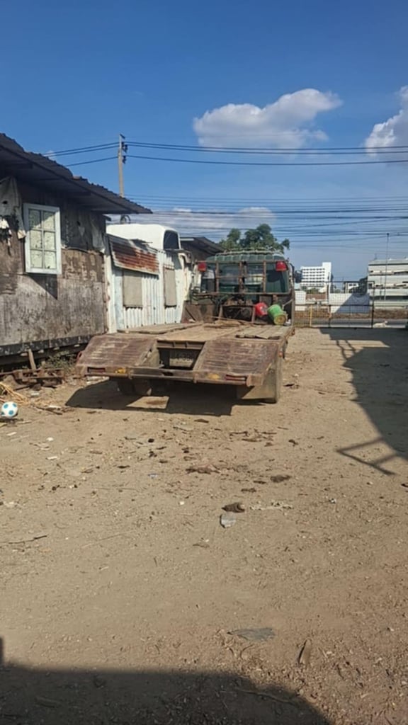 ขายรถ10ล้อเทเลอ isuzu 2เพลา 195แรง มีทะเบียน ใช้งานดี ราคา395,000