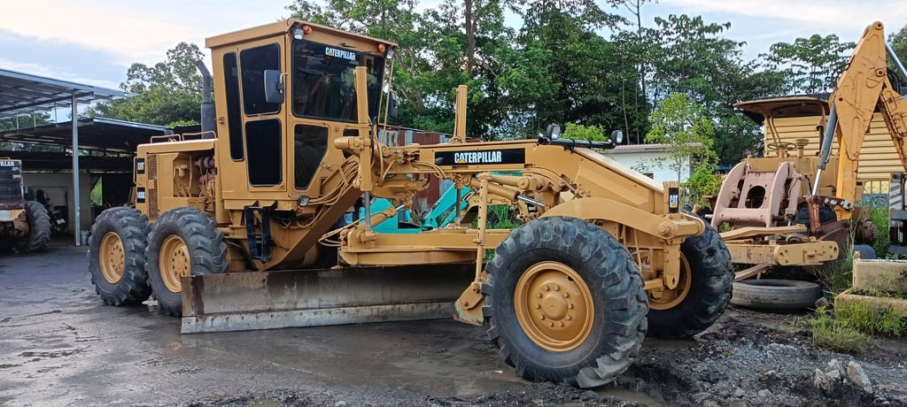 ขายรถเกรดเดอร CAT 140G 72v8348 มีทะเบียน ใช้งานปกติ ราคา1,850,000