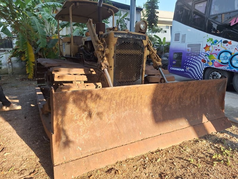 รถแทรกเตอร์ CAT D4D ตีนเป็ด  ใช้งานดี ใบซื้อขายราคา 199,000
