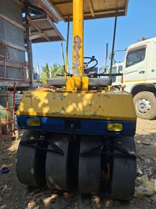 รถบด4ตัน สั่นสะทือน komatsu jv40 ใช้งานดี ใบซื้อขาย ราคา170,000