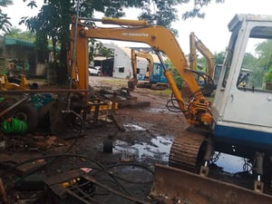 ขายรถแม็คโครkomatsu pc40-2 เก่าjapan ใช้งานได้ดี ราคา165,000 ขายรถแม็คโครkomatsu pc40-2 เก่าjapan ใช้งานได้ดี ราคา165,000