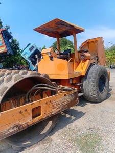 รถบด10ton ล้อหนาม sakai sv500DF ใช้งานดี มีทะเบียน ราคาถูกดีๆๆ6.7แสน รถบด10ton ล้อหนาม sakai sv500DF ใช้งานดี มีทะเบียน ราคาถูกดีๆๆ6.7แสน
