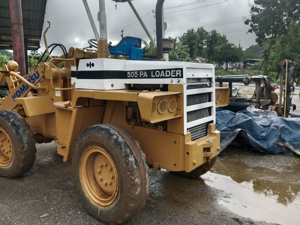 รถตักล้อยาง komatsu 505 ใช้งานดีปกติ ใบซื้อvาย ราคา230,000