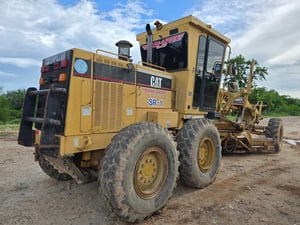 ขายรถเกรดเดอร์  CAT 140H ใช้งานได้ มีทะเบียน ราคา2.7ล.บาท