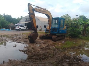 ขายรถแม็คโครkomatsu pc60-3ใช้งานได้ดี ราคาถูก2.3แสน ขายรถแม็คโครkomatsu pc60-3ใช้งานได้ดี ราคาถูก2.3แสน