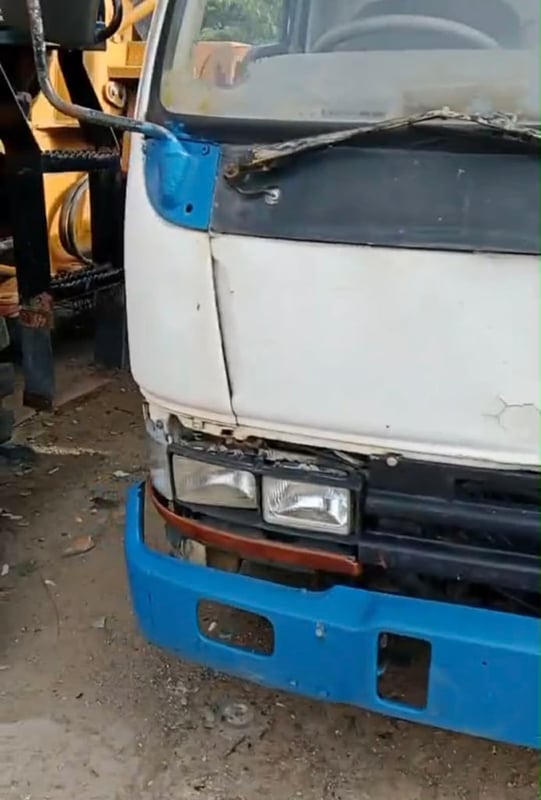 ขายรถ6ล้อดั้มmitsubishi 110แรง ใช้งานดี มีทะเบียน ราคา1.5แสน