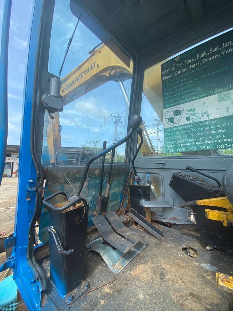 ขายรถแม็คโคร komatsu pc60-5 ใช้งานได้ดี ใบซื้อขาย ราคาถูกดี185,000