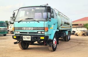 รถ10ล้อน้ำisuzu 195แรง ใช้งานดี มีทะเบียน ราคา4.3แสน