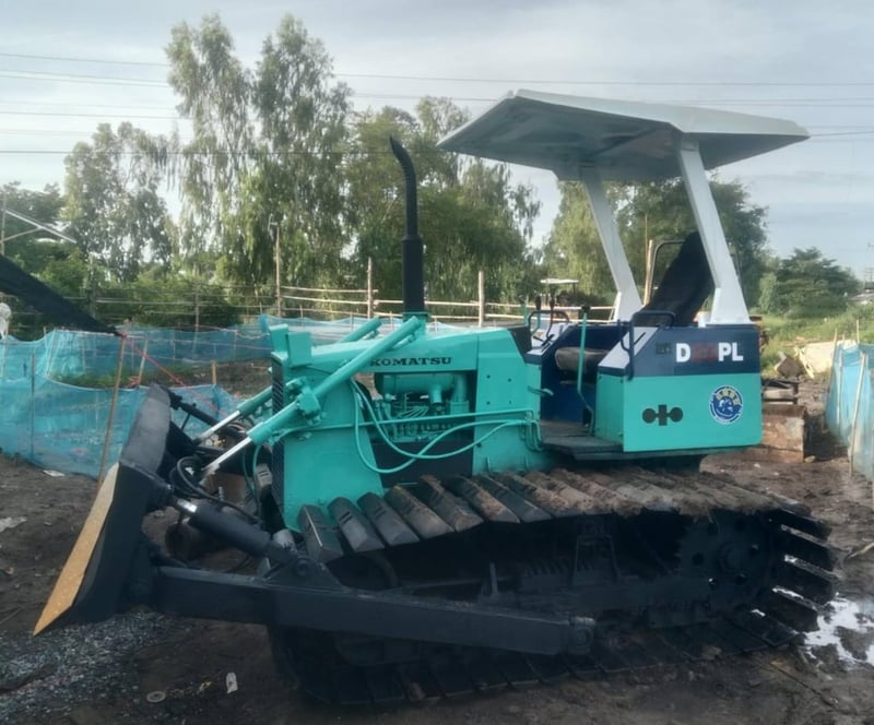 ขายรถแทรกเตอร์komatsu D20p-6 ตีนเป็ด ใบ70cm.ใช้งานดี ราคา2.4แสน