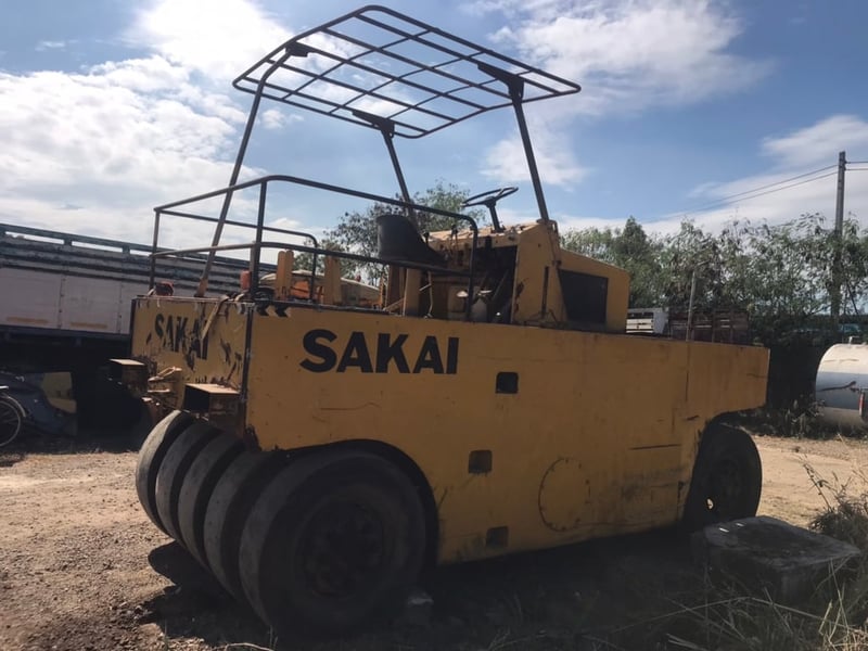 รถบดล้อยางsakai SAKAI TR9 ใช้งานดี ใบซื้อvาย ราคา299,000