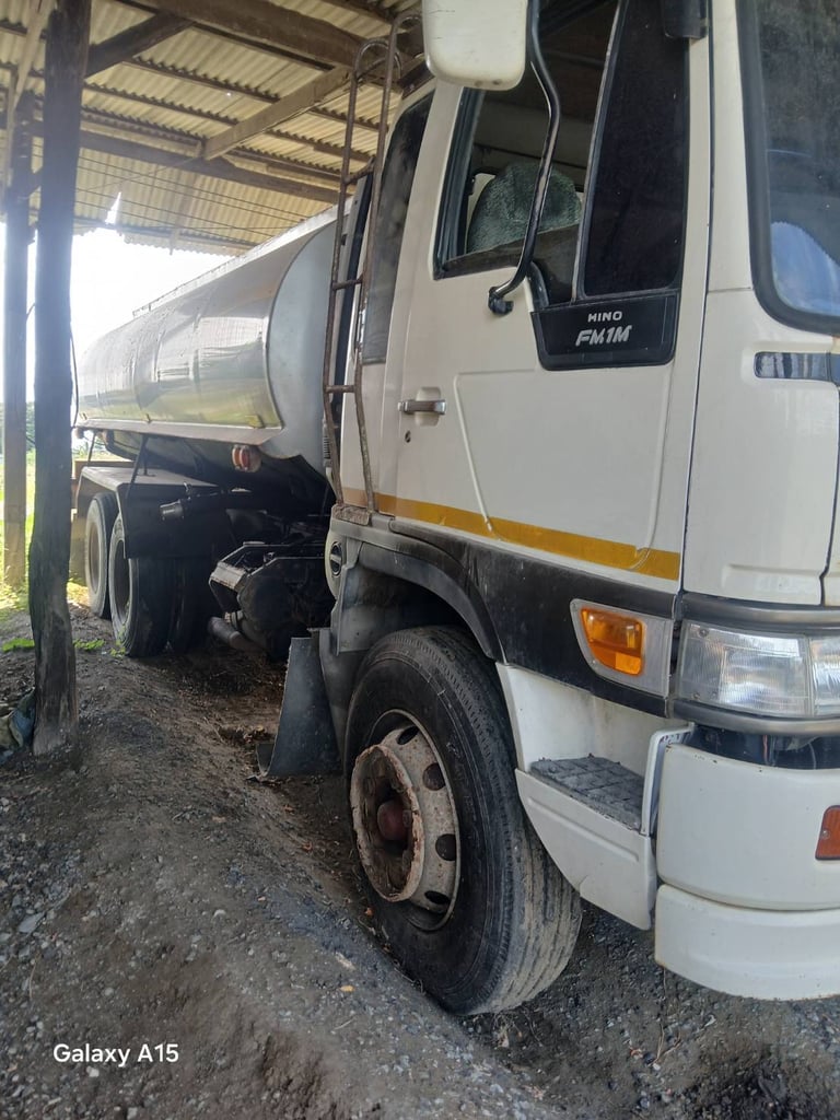 รถน้ำ10ล้อ2เพลา Hino 210แรง ใช้งานดี มีทะเบียน ราคา595,000 รถน้ำ10ล้อ2เพลา Hino 210แรง ใช้งานดี มีทะเบียน ราคา595,000