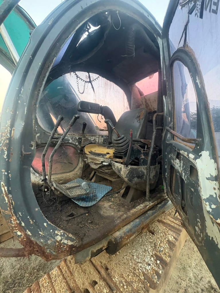 ขายรถแม็คโครkobelco sk120-5ใช้งานดี ใบซื้อขาย ราคาถูกดี 2.3แสน