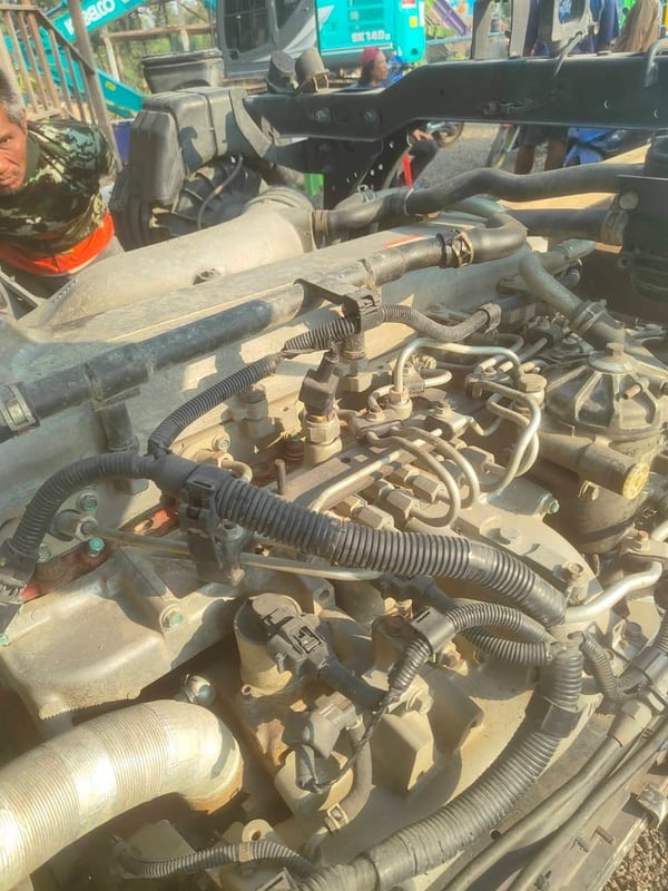 ขายรถ6ล้อดั้มHino fd88jjn 240แรง ใช้งานดี มีทะเยียน ราคา5.8แสน