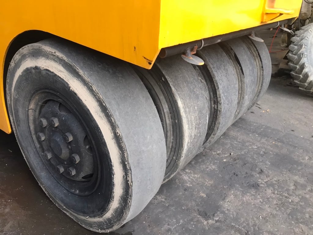 ขายรถบดล้อยางsakai tr9 ใช้งานดี มีทะเบียน ราคา399,000 ขายรถบดล้อยางsakai tr9 ใช้งานดี มีทะเบียน ราคา399,000