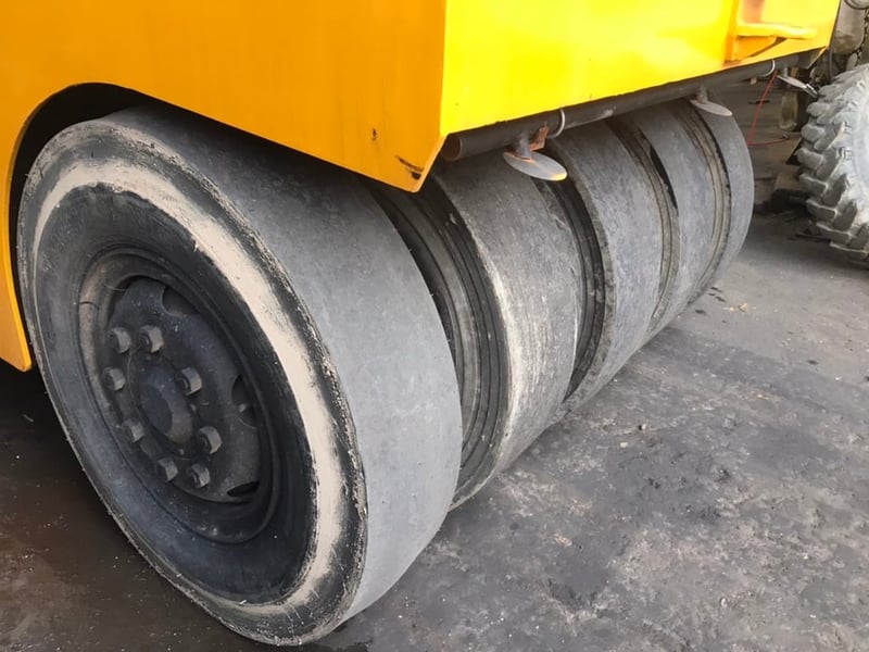 ขายรถบดล้อยางsakai tr9 ใช้งานดี มีทะเบียน ราคา399,000 ขายรถบดล้อยางsakai tr9 ใช้งานดี มีทะเบียน ราคา399,000