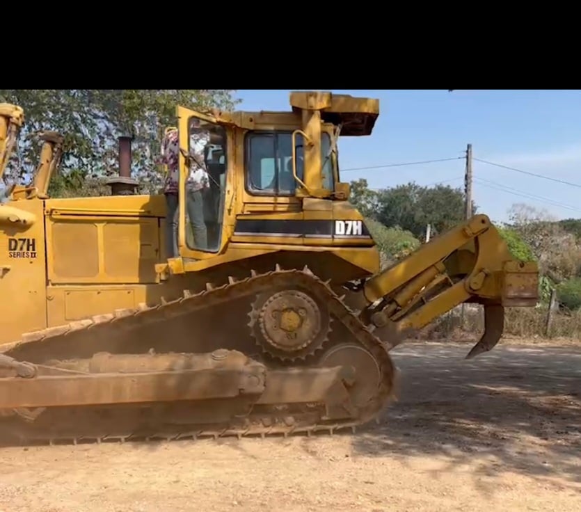 รถแทรกเตอร์ CAT D7H ตีนไก่ ใช้งานดี มีทะบียน ราคา1,450,000 
