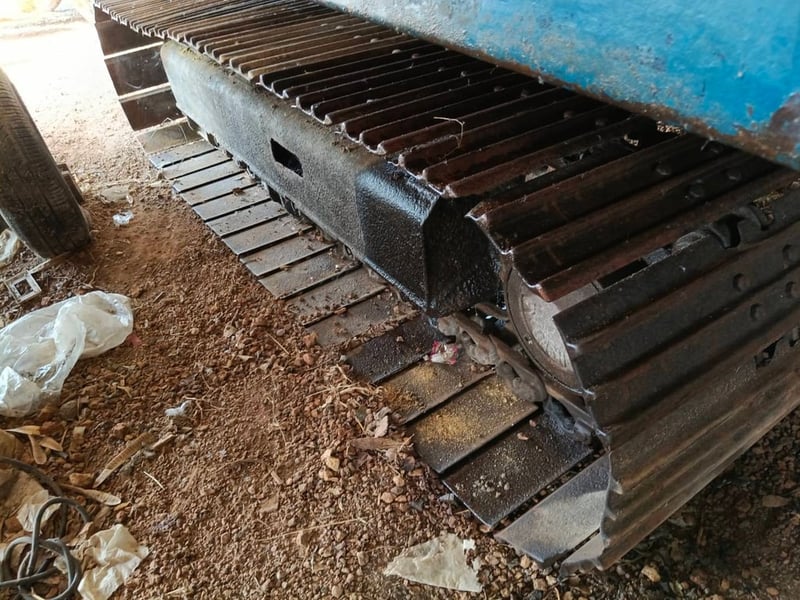 รถแม็คโครkomatsu pc60-3 บูมยาว ใช้งานดี ใบซื้อvายราคา199,000