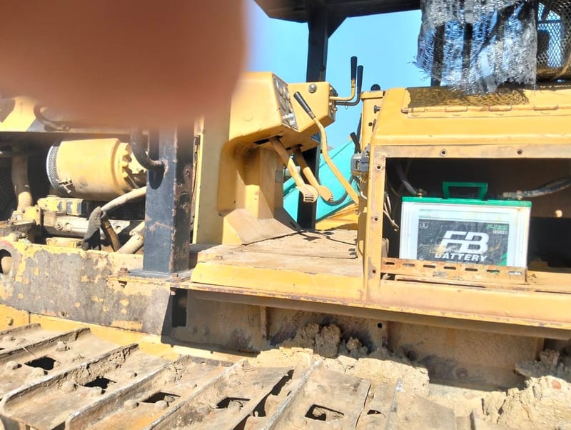 ขายรถแทรกเตอร์CAT D6D 140 แรง ตีนไก่ เกียร์ตัด มีทะเบียน ใช้งานได้ดี ราราถูกดีๆ585,000 ขายรถแทรกเตอร์CAT D6D 140 แรง ตีนไก่ เกียร์ตัด มีทะเบียน ใช้งานได้ดี ราราถูกดีๆ585,000