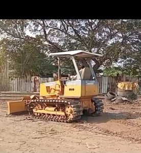 ขายรถแทรกเตอร์komatsu D20p-6ตีนเป็ด ใบมีดสไล้ ใช้งานดี ราคา285,000